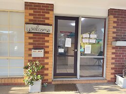 Beachcomber Motel And Apartments