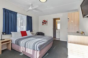 Beachcomber Motel And Apartments