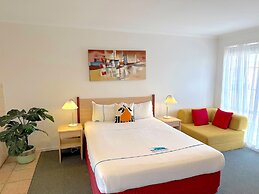 Beachcomber Motel And Apartments
