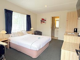 Beachcomber Motel And Apartments