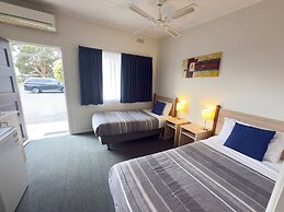 Beachcomber Motel And Apartments