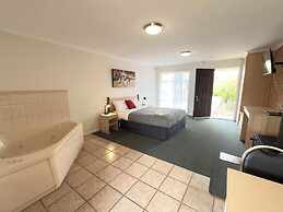 Beachcomber Motel And Apartments