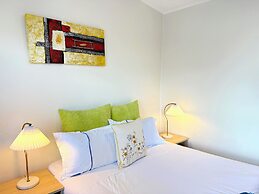 Beachcomber Motel And Apartments