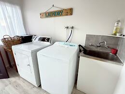 Beachcomber Motel And Apartments