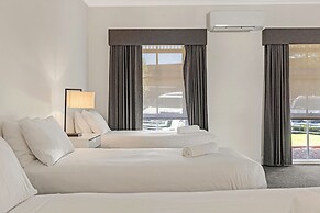 Caledonian Hotel Motel