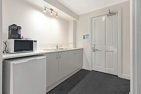 Caledonian Hotel Motel