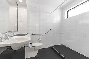 Caledonian Hotel Motel