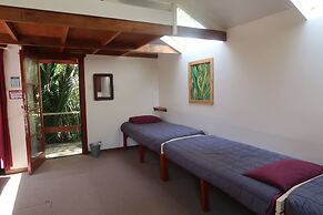 Te Nikau Retreat - Hostel