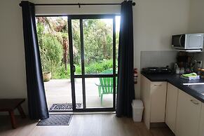 Te Nikau Retreat - Hostel