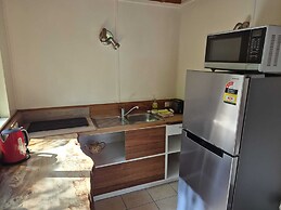 Te Nikau Retreat - Hostel