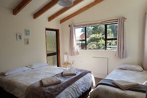 Te Nikau Retreat - Hostel