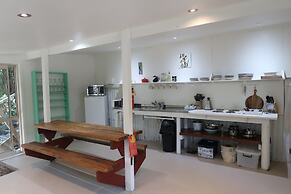 Te Nikau Retreat - Hostel
