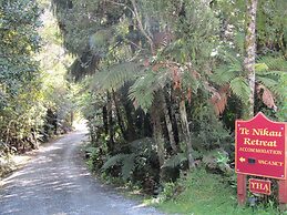 Te Nikau Retreat - Hostel