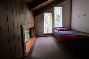 Te Nikau Retreat - Hostel