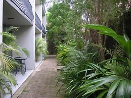 Cairns Holiday Lodge