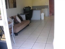 Cairns Holiday Lodge