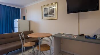 Cairns Holiday Lodge