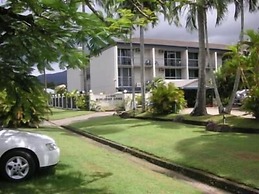 Cairns Holiday Lodge