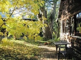 Braeside Mt Macedon Country Retreat & Bed & Breakfast