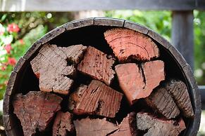 Braeside Mt Macedon Country Retreat & Bed & Breakfast