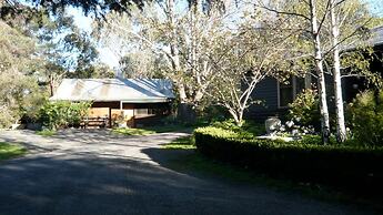 Braeside Mt Macedon Country Retreat & Bed & Breakfast