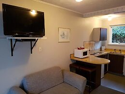 Camberley Court Motel