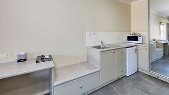 Saltbush Motor Inn
