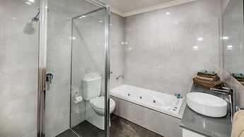 Saltbush Motor Inn