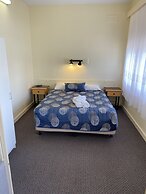 Paddle Steamer Motel