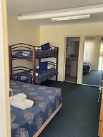 Paddle Steamer Motel