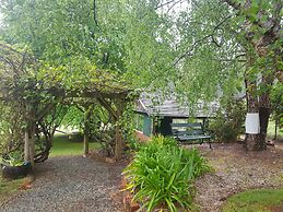 Glenbrook House and Cottage