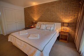 Mountain View Motor Inn & Holiday Lodges