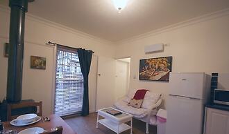 Tudor Cottages Mt Dandenong