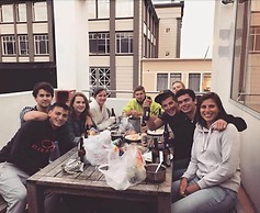 On Top Apartments & Hostel Backpackers