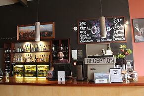 On Top Apartments & Hostel Backpackers