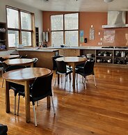 On Top Apartments & Hostel Backpackers