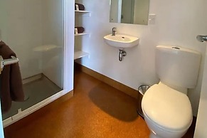 On Top Apartments & Hostel Backpackers