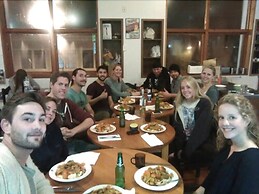 On Top Apartments & Hostel Backpackers