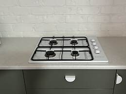 Hamilton's Henry Parkes Motor Inn, Parkes