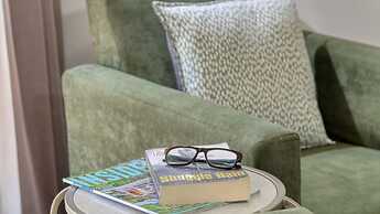 Hamilton's Henry Parkes Motor Inn, Parkes