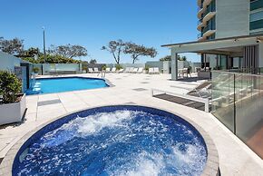 The Waterford on Main Beach