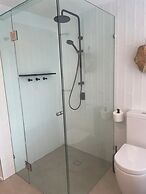 The Waterford on Main Beach