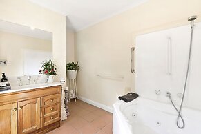 Freshwater Creek Cottages and Farm Stay