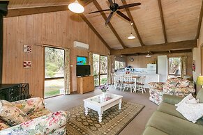Freshwater Creek Cottages and Farm Stay