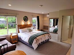 Blue Ridge Studios and Bed & Breakfast