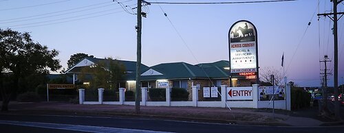 Across Country Motel and Serviced Apartments