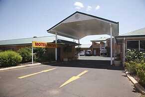 Across Country Motel and Serviced Apartments