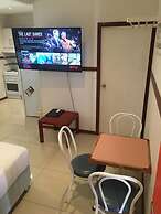 Across Country Motel and Serviced Apartments