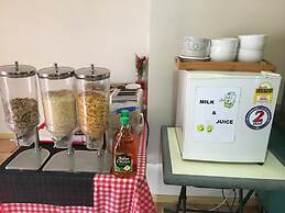 Across Country Motel and Serviced Apartments