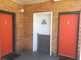 Across Country Motel and Serviced Apartments